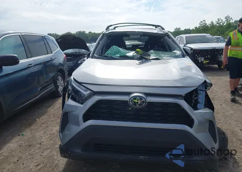 2024 Toyota Rav4 Xle/Xle Premium z USA, uszkodzony, nr VIN 2T3P1RFV8RC433921